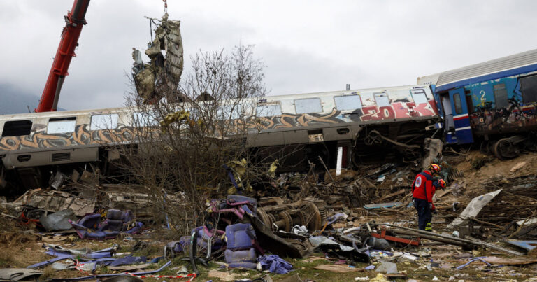 Τέμπη: «Μανούλα μου, πόνεσες; Όχι, αγάπη μου, για μια στιγμή μονάχα» – Το συγκλονιστικό όνειρο κόρης θύματος