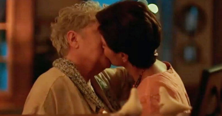 Σάλος με το φιλί στο στόμα της Τάνιας Τσανακλίδου με την Ταμίλα Κουλίεβα