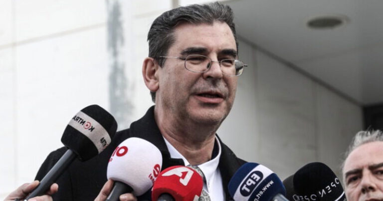 Συγκλονίζει ο Γιάννης Τοπαλούδης: «Η γιαγιά της Ελένης έδωσε τα λεφτά που κρατούσε για τον γάμο της στο γραφείο κηδειών»