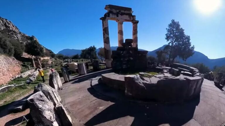 Δελφοί: Περιπλανηθείτε στον «Ομφαλό της Γης» με την βοήθεια της πιο προηγμένης κάμερας στον κόσμο
