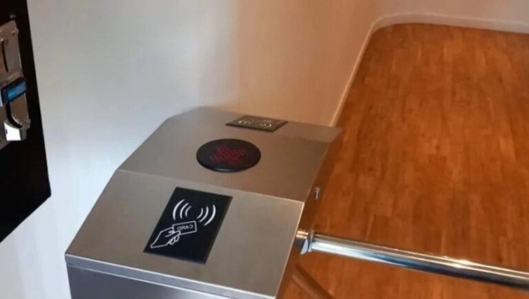 Εκκλησία στην Πάτρα έβαλε τουρνικέ για να πάει κάποιος τουαλέτα: Πρέπει να ρίξεις κέρμα 50 λεπτών