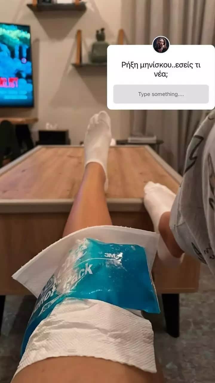 kathilomeni sto krevati dyskoles ores gia ti vaso laskaraki i fotografia poy dimosieyse 1 720x1280 1