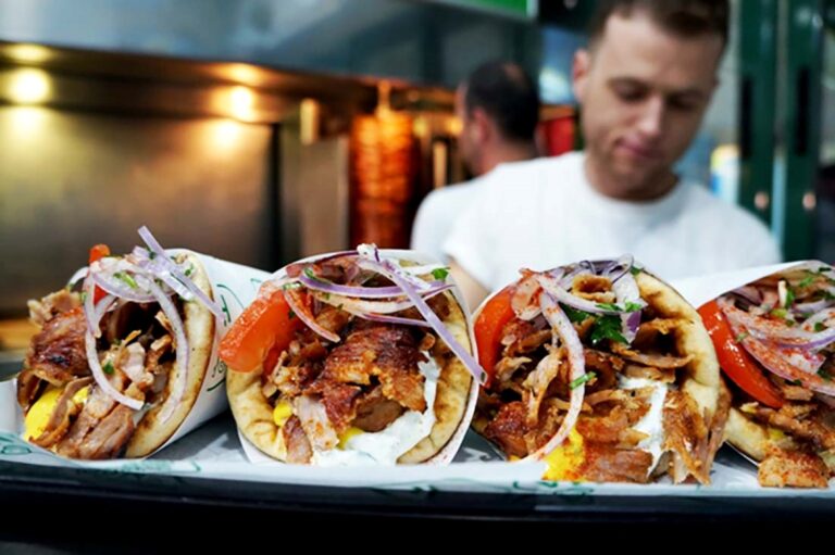 Κλείνουν τα σουβλατζίδικα: Ο κόσμος έχει γυρίσει την πλάτη στο αγαπημένο έδεσμα