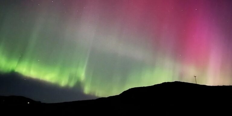 Μαγεία: Πιλότος έκανε στροφή 360 μοιρών για να δουν όλοι οι επιβάτες το αφοπλιστικό Βόρειο Σέλας