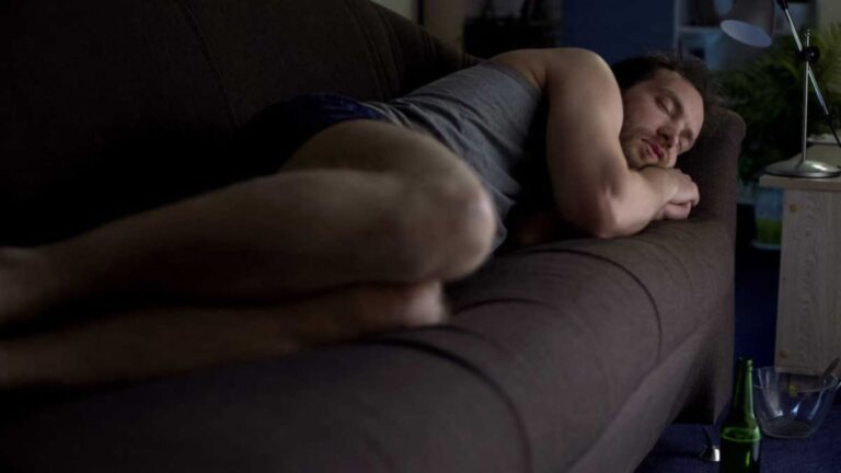 Με άφησε γιατί δεν ήθελε «ξένο παιδί» και τώρα το «δικό» του, το μεγαλώνει άλλος. Περαστικά σου φίλε μου!