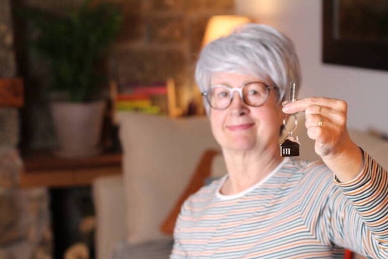 «Μεγαλώνεις παιδιά μόνη σου, πάρε το σπίτι μου!» μου είπε η Κα Ευτυχία. Χάρις σε εκείνη άνοιξα μαγαζί