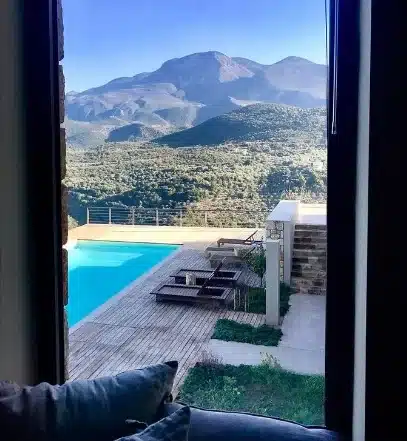 Πλούσιο πρωινό, πισίνα, θέα, μποστάνι: Αuτο είναι το ξενοδοχείο των Σταυροπούλου – Χατζηπαναγιώτη στην Μάνη 10 ploysio proino pisina thea mpostani auto einai to xenodocheio ton stayropoyloy chatzipanagioti stin mani 10