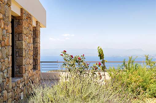 Πλούσιο πρωινό, πισίνα, θέα, μποστάνι: Αuτο είναι το ξενοδοχείο των Σταυροπούλου – Χατζηπαναγιώτη στην Μάνη 9 ploysio proino pisina thea mpostani auto einai to xenodocheio ton stayropoyloy chatzipanagioti stin mani 9