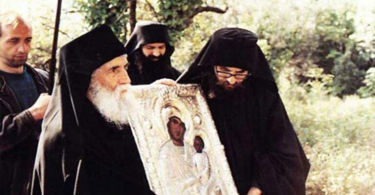Όταν ο Χριστός και η Παναγία εμφανίστηκαν στον Άγιο Παΐσιο