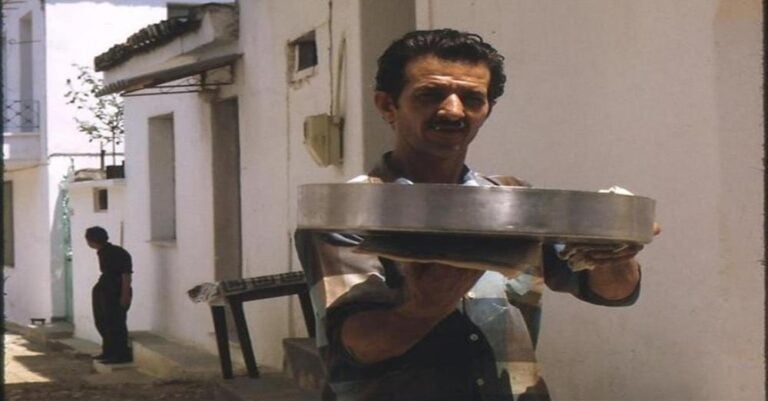 Το ταψί στο φούρνο: Μια κυριακάτικη συνήθεια που χάθηκε
