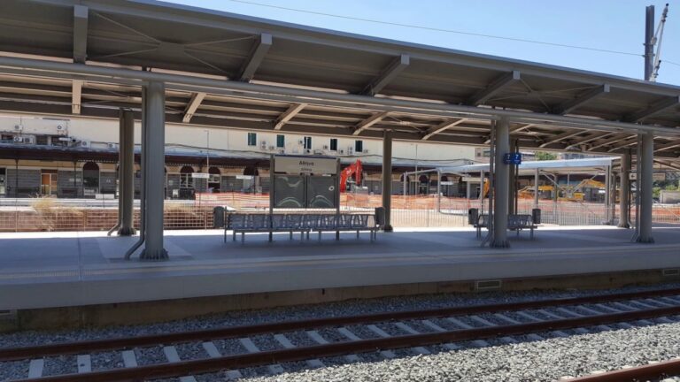 Σύγκρουση τρένων στα Τέμπη: «Αηδίασα από τη μαφία που διοικεί το σιδηρόδρομο» – Τι λέει πρώην σταθμάρχης