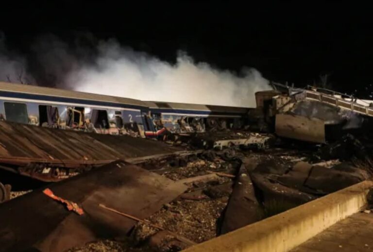 Τέμπη: «Μαμά μου έλα να με πάρεις» – Τα ουρλιαχτά μιας 22χρονης που σώθηκε