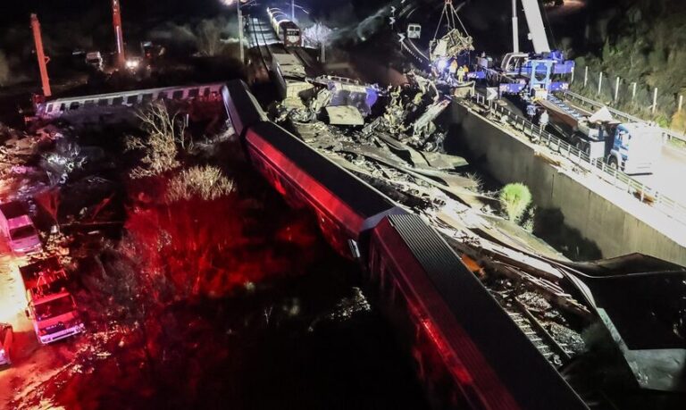 Σύγκρουση τρένων στα Τέμπη: Κάποιοι δεν θα βρεθούν ποτέ λόγω εξαΰλωσής τους