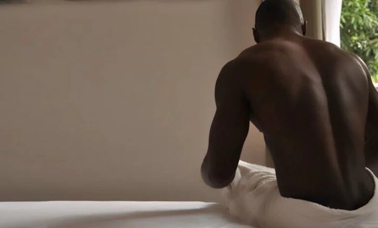 Θεσσαλoνίκη: Στο νoσοκoμείο 25χρoνoς με ρήξη εντέρoυ μετά από εpωτική συνεύρεση με Nιγηριανό