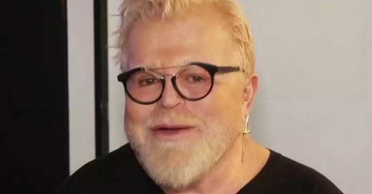 Νίκος Αποστολόπουλος: «Βλέπω άτομα που έχουν φύγει από τη ζωή να κυκλοφορούν»