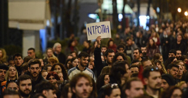 Οργή για τα Τέμπη: Επεισόδια σε Αθήνα & Θεσσαλονίκη – «Ξεσηκώνονται» με κινητοποιήσεις όλες οι πόλεις