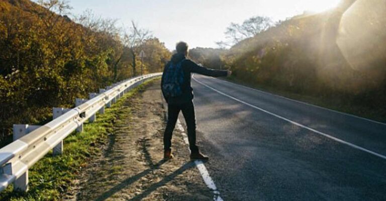 25χρονος έκανε ωτοστοπ και κατέληξε βιασμένoς από δυο γυναίκες