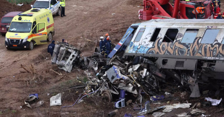 Τραγωδία στα Τέμπη:  Στις 3.500 ευρώ η δημόσια δαπάνη για κάθε κηδεία θύματος