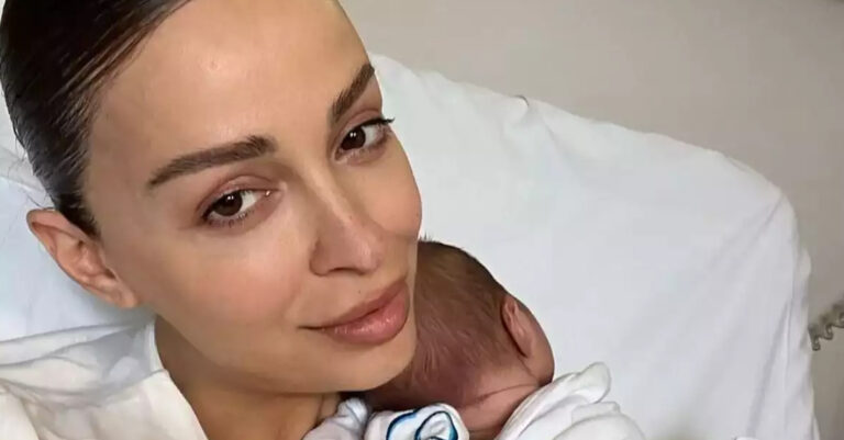 Ελένη Φουρέιρα: Η πρώτη βόλτα με τον νεογέννητο γιο της με άψογο στυλ