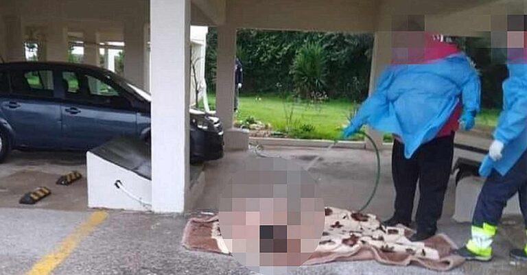 Aπολύεται ο ένας από τους δύο νοσηλευτές που έπλυναν 70χρονη με λάστιχο σε πυλωτή – Εισαγγελική παρέμβαση για την εικόνα-σοκ στον Ωρωπό