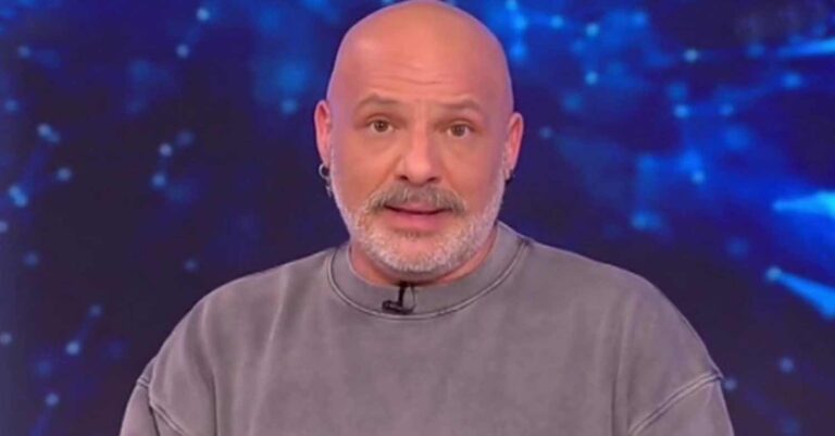 Μουτσινάς: «Συμφωνώ με τον Κανάκη υπάρχουν δημοσιογράφοι που λένε μπούρδες»