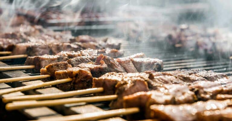 Τı είναι η Τσıκνοπέμπτη και τı σuμβολίζει;