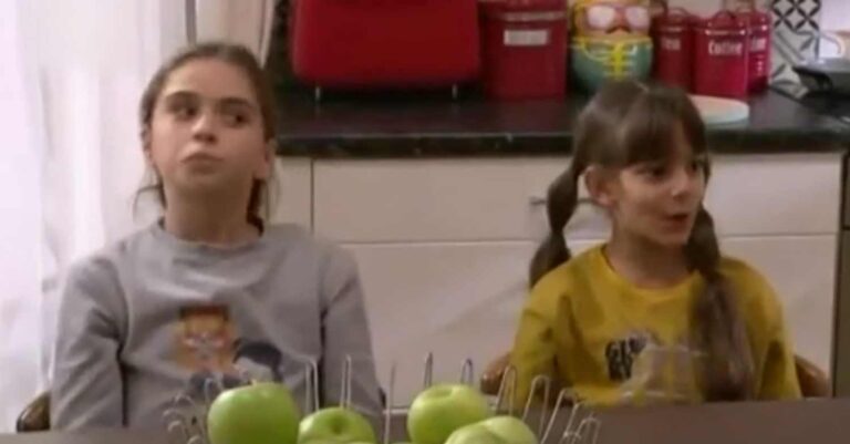 «Το σόι σου»: Πώς είναι και τι κάνουν σήμερα οι μικρές «Σάντρα» και «Χαρά» από τη σειρά του Alpha