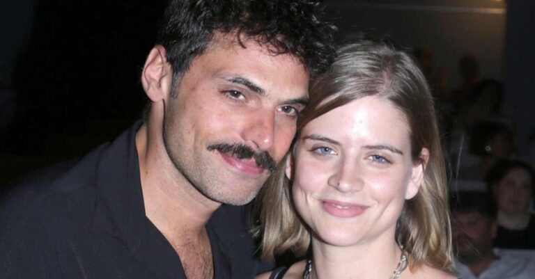 Ερωτευμένος ο Παπαγεωργίου: «Γι’ αυτό έχω κουμπώσει στον γάμο μου με τη Δανάη Μιχαλάκη»