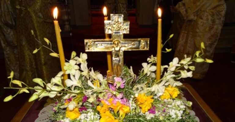 Κυριακή της Σταυροπροσκυνήσεως σήμερα: Τι γιορτάζουμε και τι τρώμε