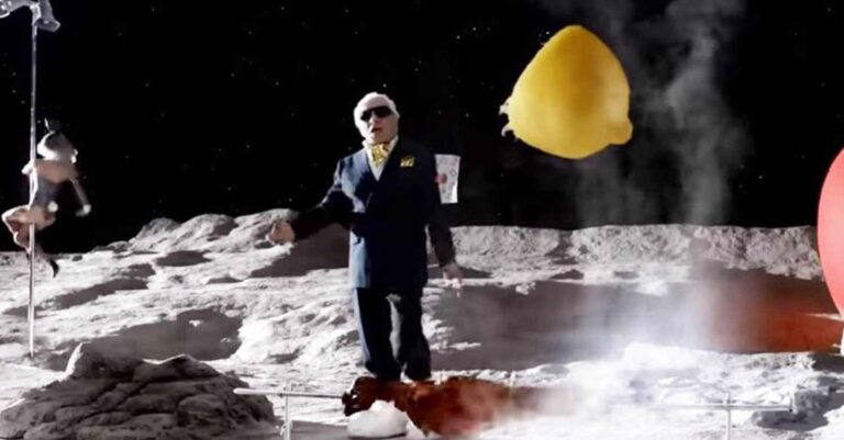 Σάλος με την πασχαλινή διαφήμιση του Jumbo με τον Μπουγά