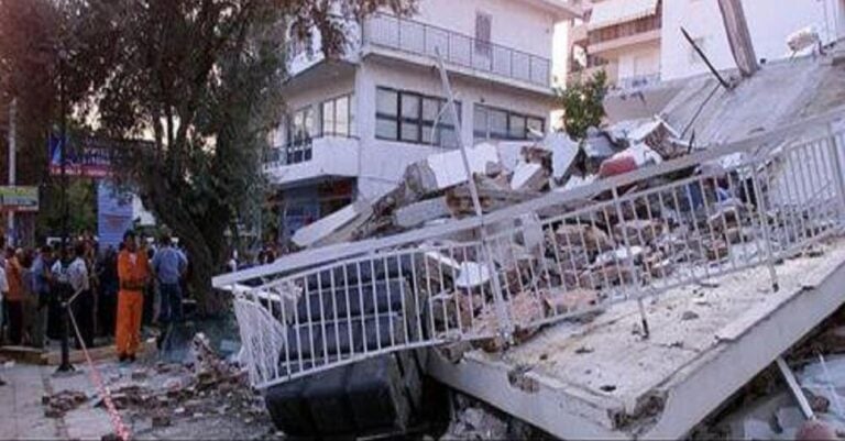 Έσωσα τον σύντροφό μου αντί για το παιδί μου στον σεισμό του ’99. Από τότε με τρώνε οι τύψεις…