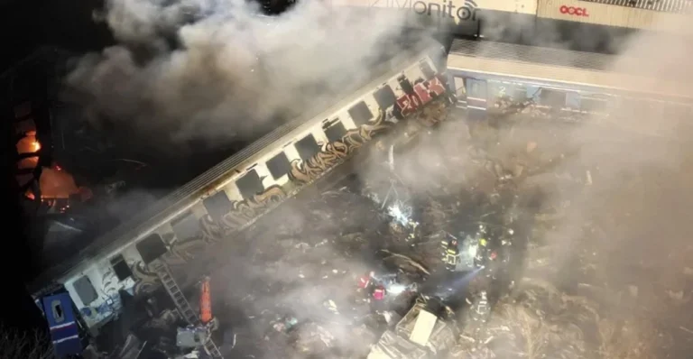 Σύγκρουση τρένων στα Τέμπη: Νέοι άνθρωποι οι περισσότεροι νεκροί και τραυματίες