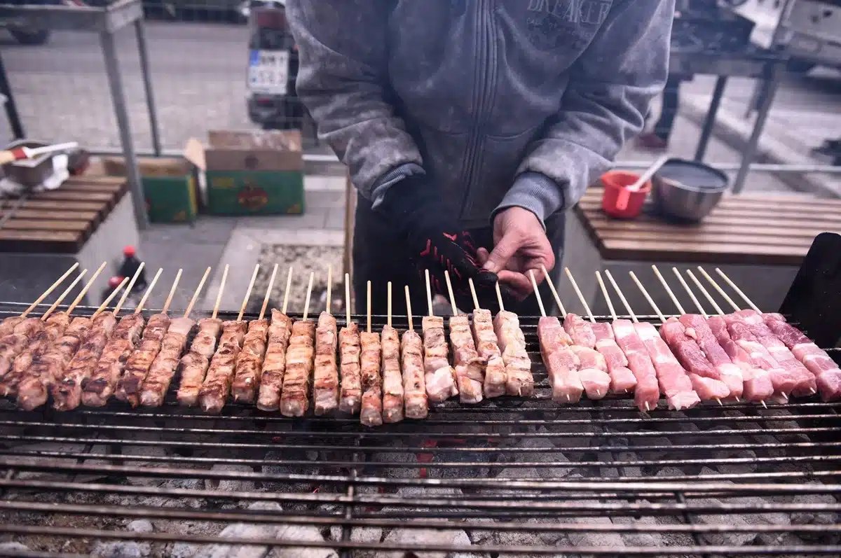 tsiknopempti souvlakia kreas.jpg