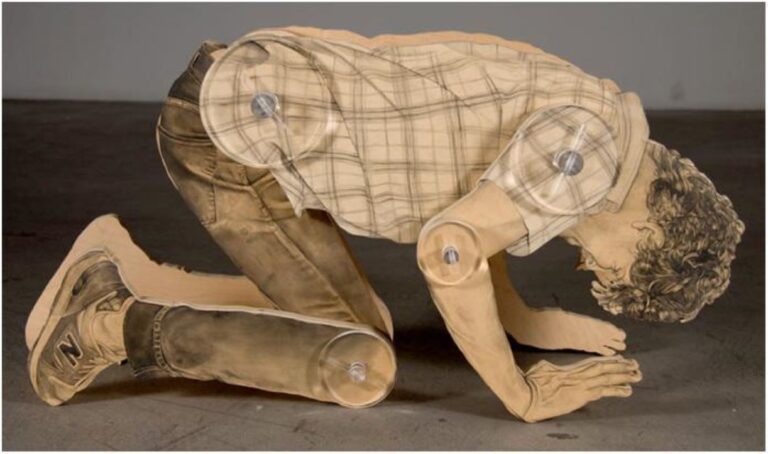 Άντρας να υπάρχει στο σπίτι κι ας είναι και ξύλινος…