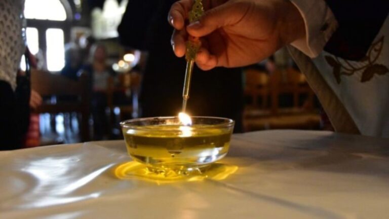 Τα 7 Ευαγγέλια της Μεγάλης Τετάρτης και το Μέγα Ευχέλαιο για θεραπεία πάσης ασθένειας