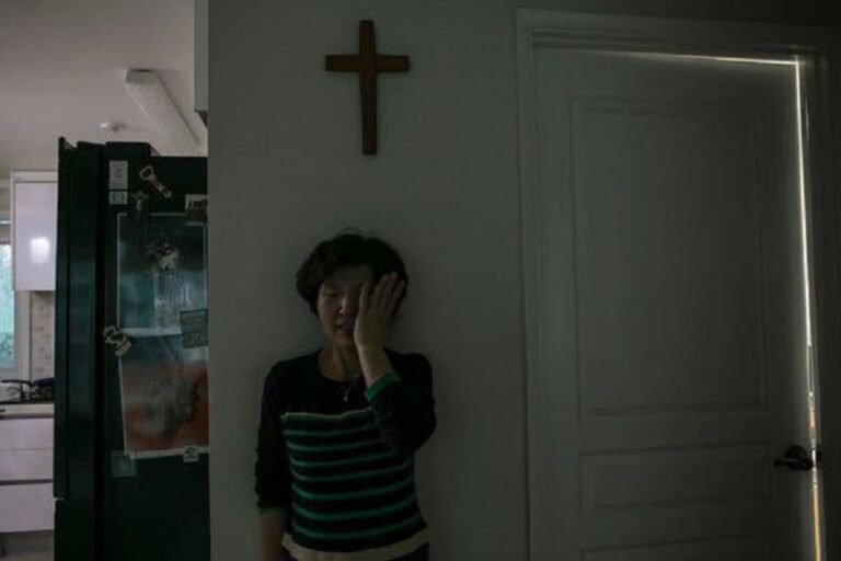 Για αuτούς που πηγαίνουν 5 λεπτά πριν ακουστεί το Χρίστος Ανέστη στην εκκλησία