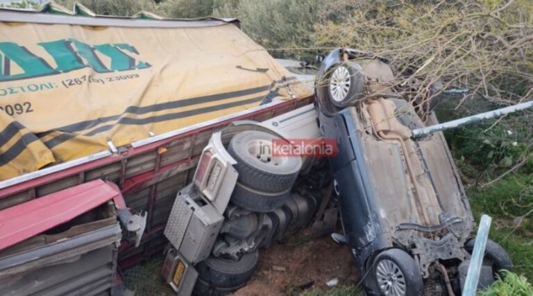 Κεφαλονιά: Άγιο είχε ο οδηγός νταλίκας που ντελαπάρισε και παρέσυρε σταθμευμένο ΙΧ