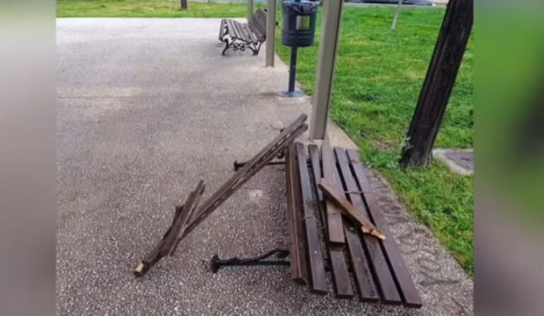 Ανήλικοι διέλυσαν παγκάκια σε πάρκο – Οι γονείς θα πληρώσουν τις ζημιές