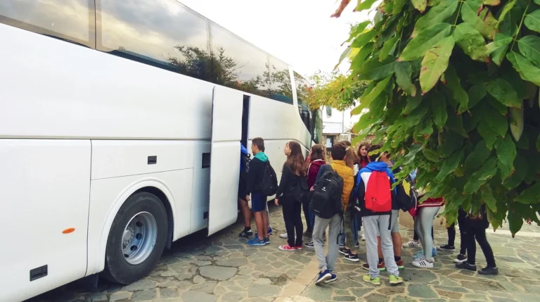 Χαλκιδική: Ακατάλληλο βρέθηκε λεωφορείο του ΚΤΕΛ για μαθητική εκδρομή