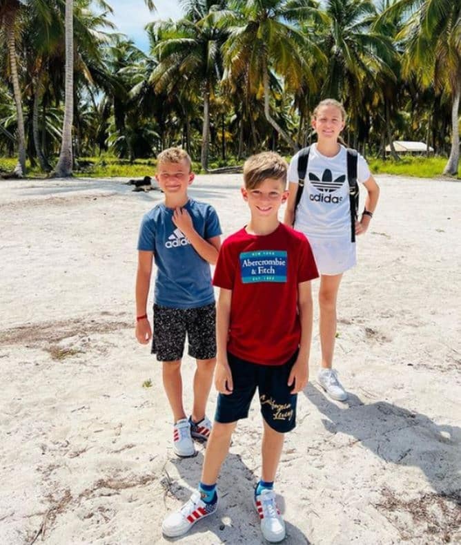 i kori toy giorgoy lianoy ariana megalose kai einai idia o mpampas tis 3 668x789 2