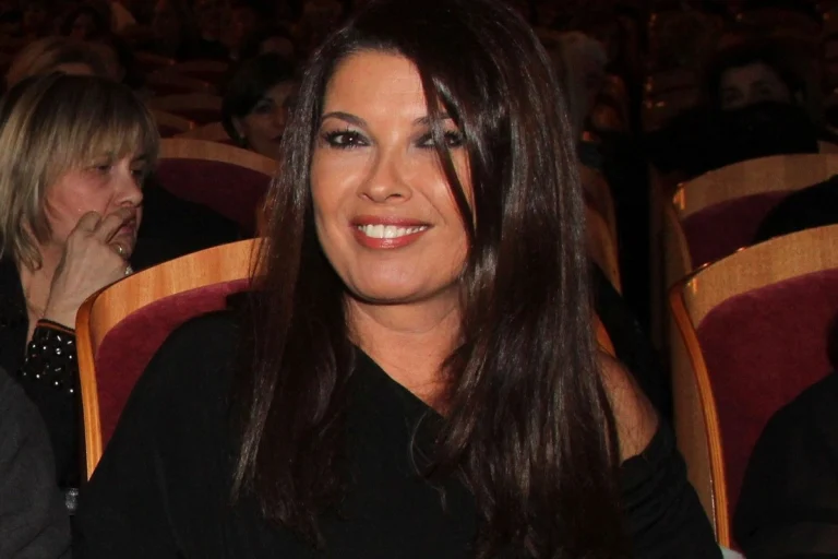 Η μεγάλη επιστροφή της Σοφίας Αλιμπέρτη! Κάνει πρεμιέρα στον ΑΝΤ1 με την εκπομπή «Ζήσε Αλλιώς»