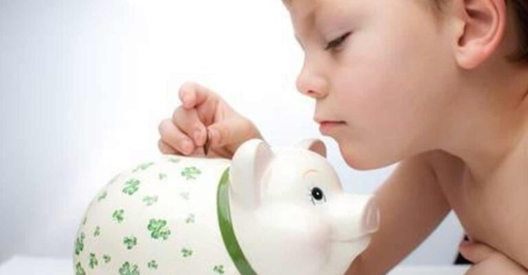 Η κουνιάδα μου έκλεψε τα λεφτά του παιδιού της για να ξεχρεώσει τις πιστωτικές της. Να την καταγγείλω στο Χαμόγελο του Παιδιού;