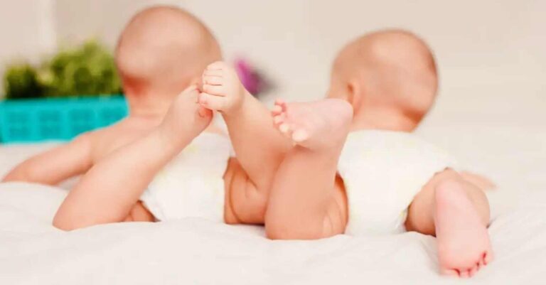 Θαύμα ζωής στη Θεσσαλονίκη: Νίκησε τον καρκίνο στα γεννητικά όργανα και απέκτησε δίδυμα με τη βοήθεια φίλης της που έγινε παρένθετη