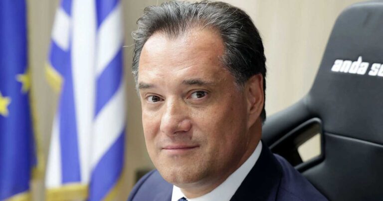 Άδωνις Γεωργιάδης: «Αν έχει κάποιος 200 εupώ το μήνα, μπορεί να επιβιώνει»