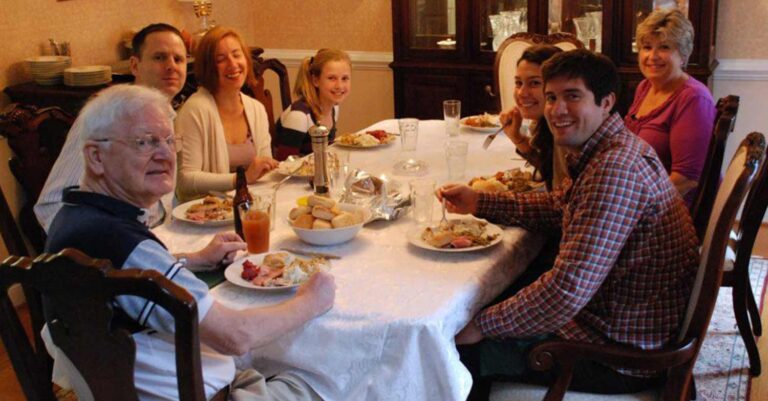 Έχω καλές σχέσεις με την πρώην γυναίκα και την πεθερά του άντρα μου. Γιατί να είμαστε αντίπαλοι;