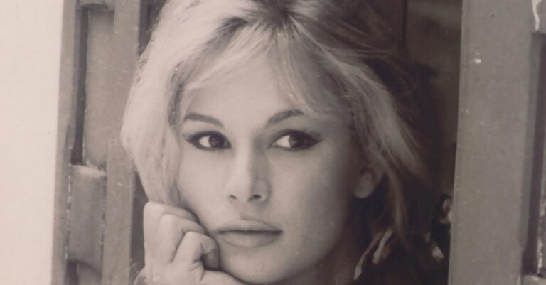 Αλίκη Βουγιουκλάκη – Έγινε κέρινο ομοίωμα σε μουσείο στην Καβάλα