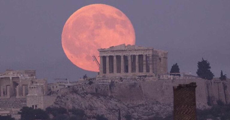 Ροζ Πανσέληνος: Απόψε το πρώτο φεγγάρι της Άνοιξης – Από πού πήρε το όνομά της