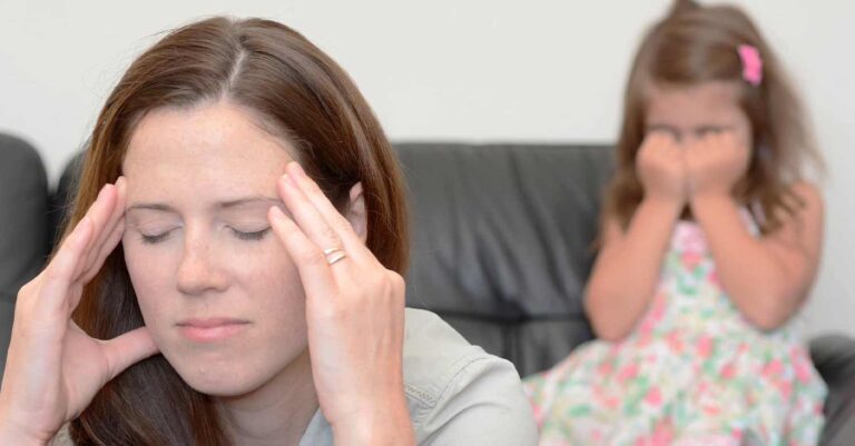 Η κόρη μου βρήκε σεξοuαλικά βοηθήματα στη ντουλάπα της γιαγιάς της. Πώς θα της εμπιστευτώ ξανά το παιδί μου;