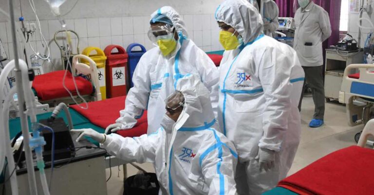 Κορωνοϊός: Συναγερμός στην Ινδία για τη νέα υποπαραλλαγή «Αρκτούρος» – Επιστρέφουν οι μάσκες – Ανησυχία στον ΠΟΥ