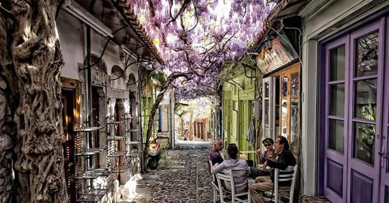 Αυτό είναι το πιο όμορφο σοκάκι του κόσμου και φυσικά βρίσκεται στην Ελλάδα